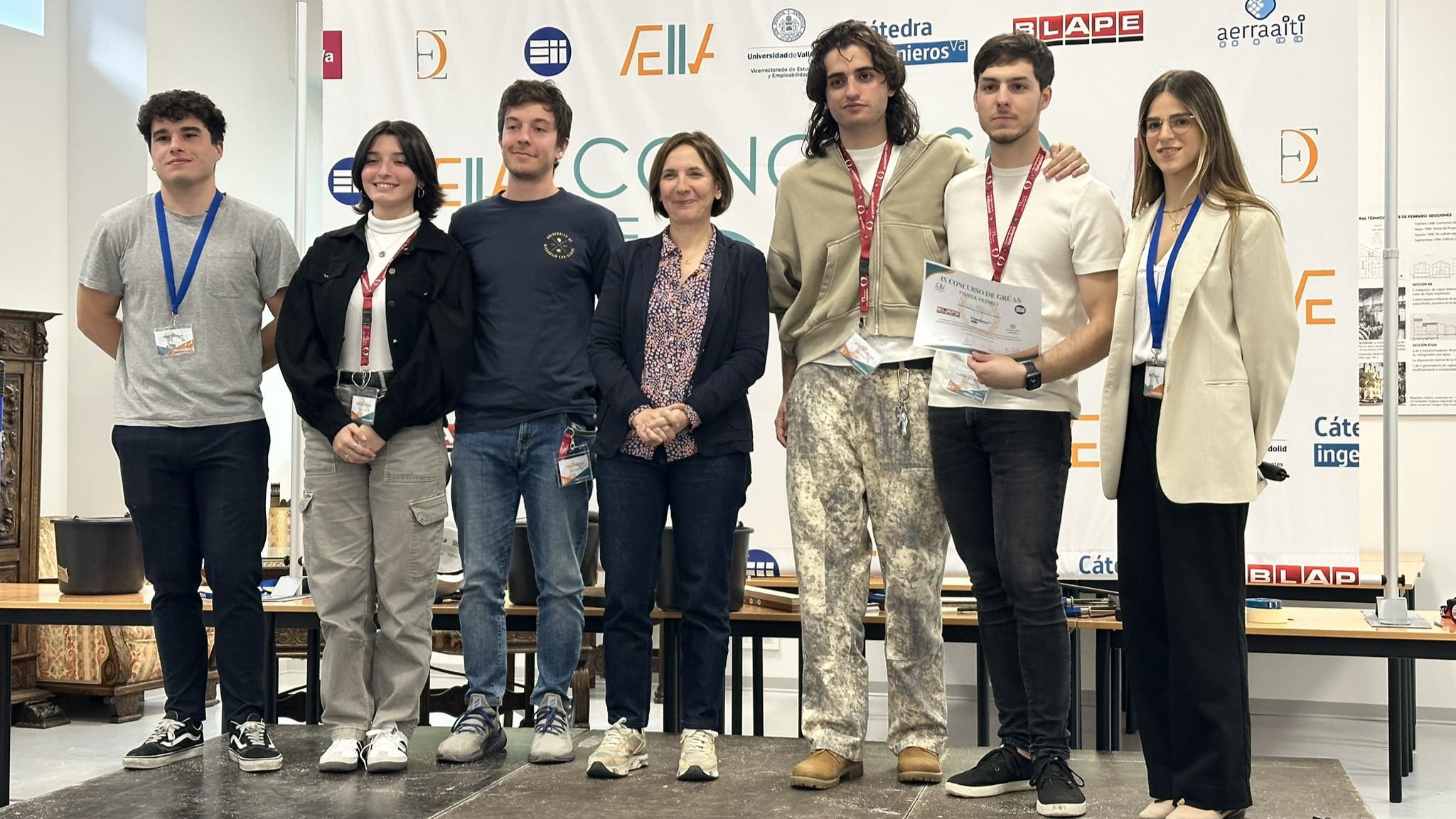 Los futuros ingenieros de la UVa ponen a prueba su talento en el IX Concurso de Grúas que patrocina la Cátedra ingenierosVA