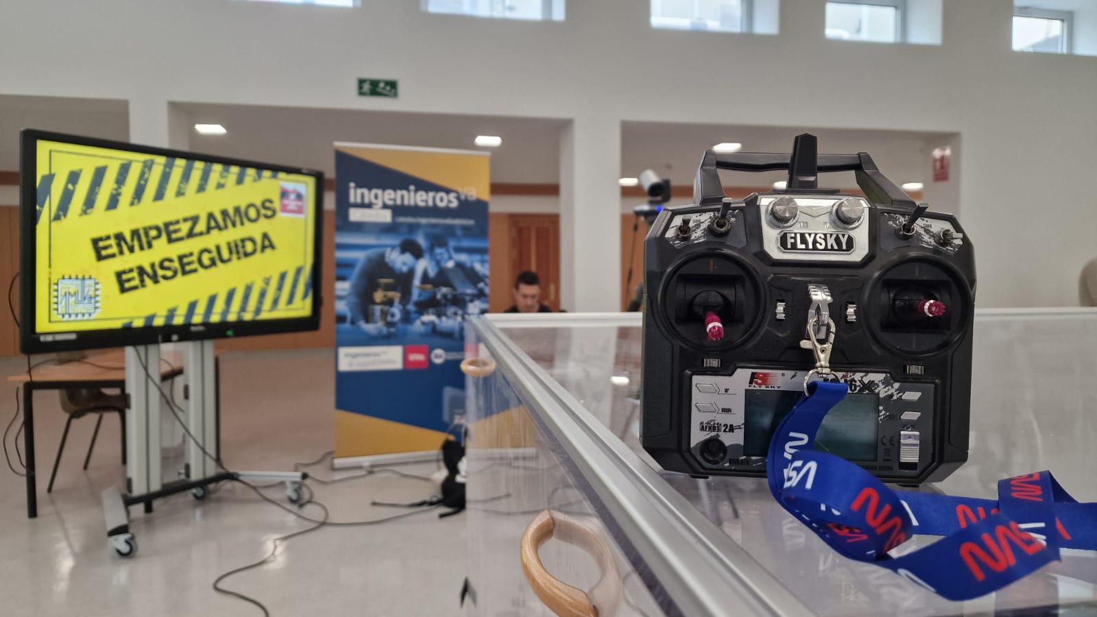 La Cátedra ingenierosVA apoya la celebración de AMUBot, el primer torneo de Battlebots de la Eii