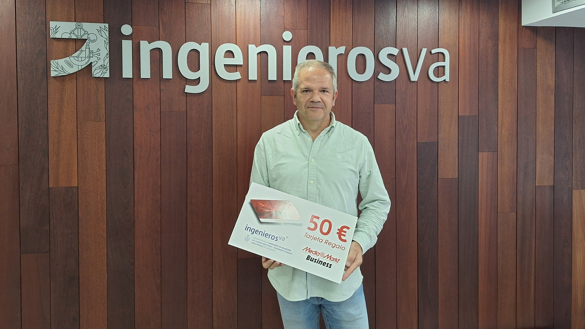 El colegiado Juan Roberto Cea Espinel, ganador del sorteo de ingenierosVA